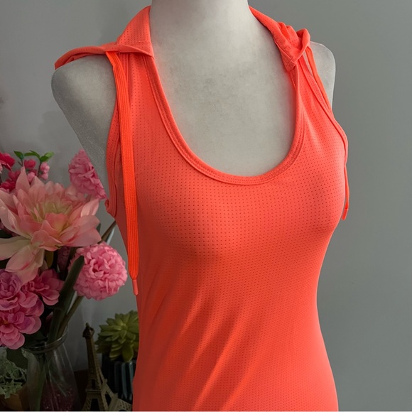 Layer 8 Performance Hooded Tank Top - Picture 3 of 15